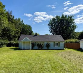 433 E 54th Street, Anderson, IN 46013