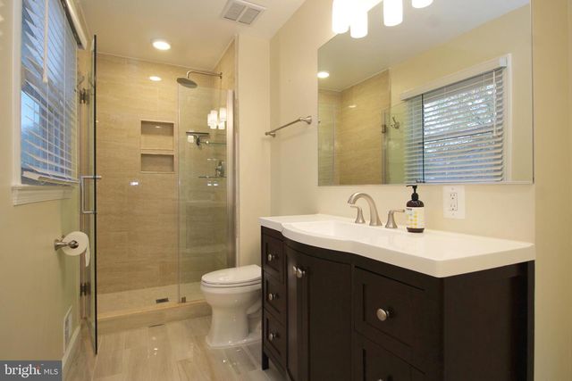 4500 LANTERN PL, Alexandria, VA 22306