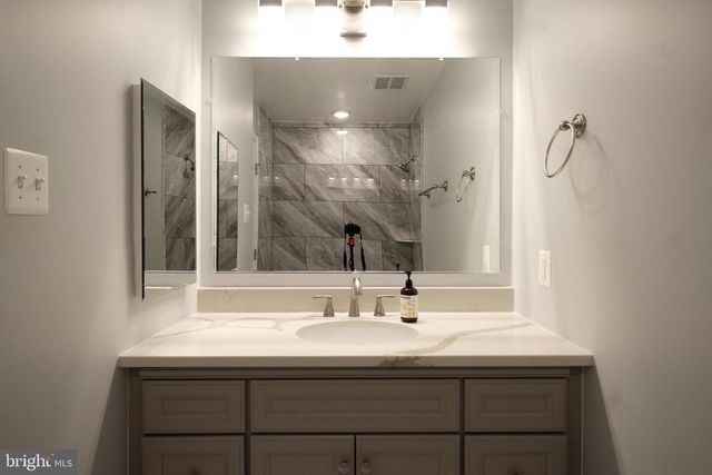 4500 LANTERN PL, Alexandria, VA 22306