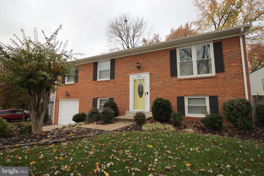 4500 LANTERN PL, Alexandria, VA 22306