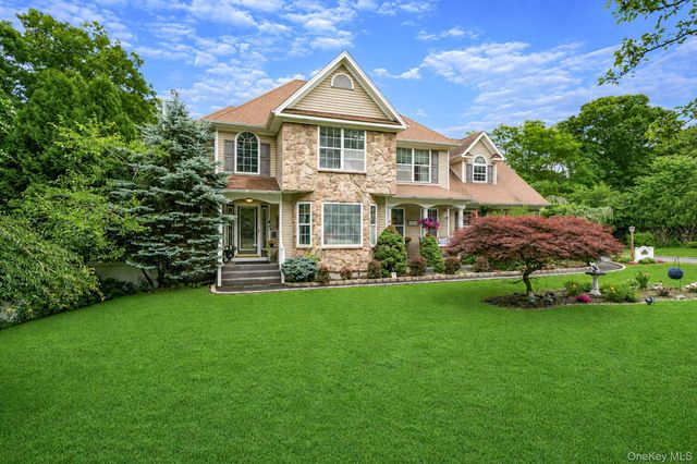 17 Holmes Avenue, Eastport, NY 11941