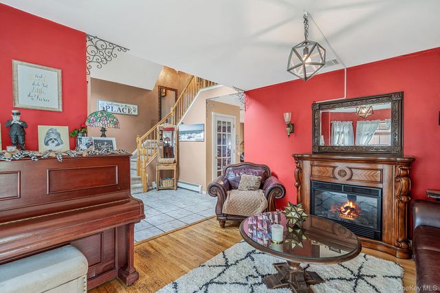 17 Holmes Avenue, Eastport, NY 11941