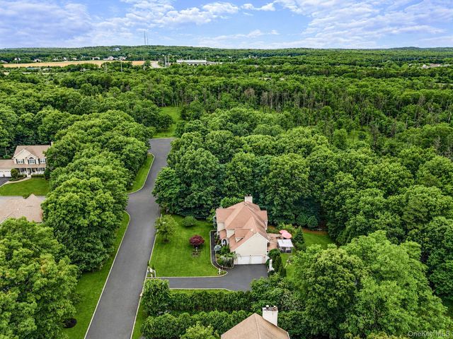 17 Holmes Avenue, Eastport, NY 11941