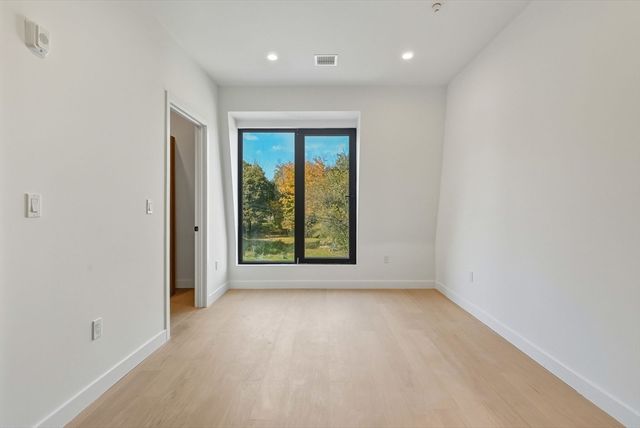 22 High Street 6, Boston, MA 02122