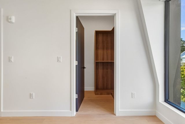 22 High Street 6, Boston, MA 02122
