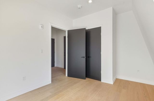 22 High Street 6, Boston, MA 02122