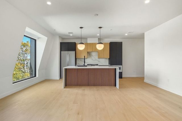 22 High Street 6, Boston, MA 02122
