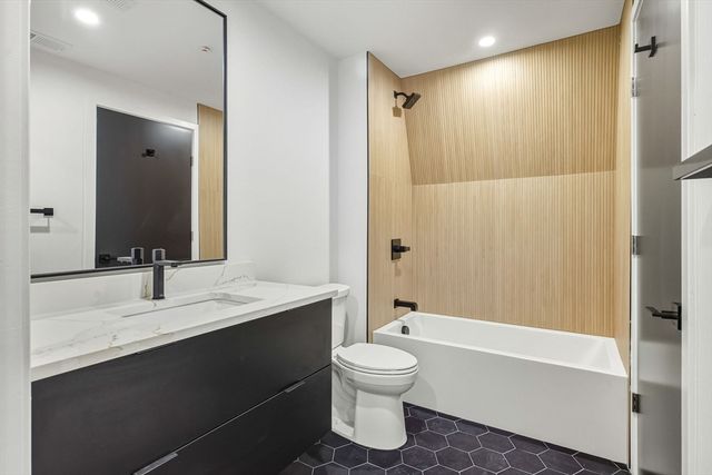 22 High Street 6, Boston, MA 02122