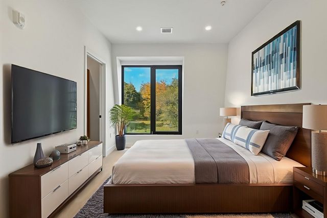 22 High Street 6, Boston, MA 02122