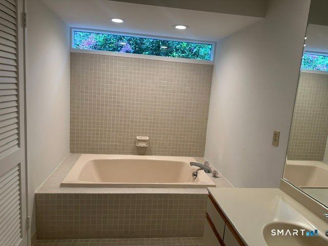 18 Heritage Crest D, Southbury, CT 06488