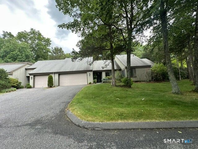 18 Heritage Crest D, Southbury, CT 06488