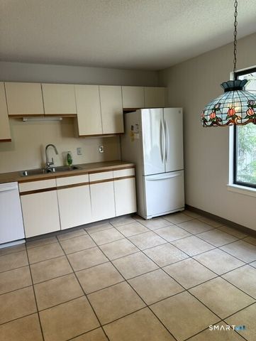 18 Heritage Crest D, Southbury, CT 06488