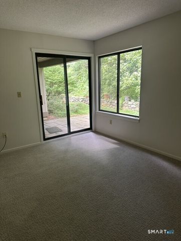 18 Heritage Crest D, Southbury, CT 06488