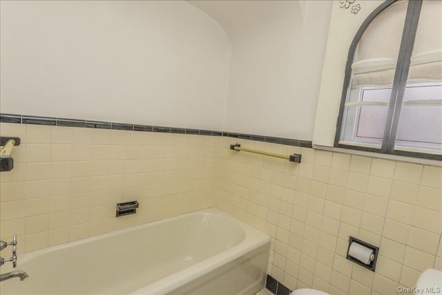 254-23 83rd Avenue, Glen Oaks, NY 11004