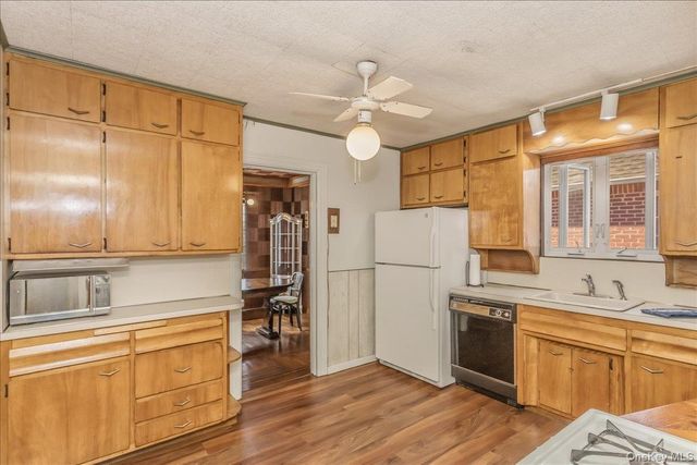 254-23 83rd Avenue, Glen Oaks, NY 11004