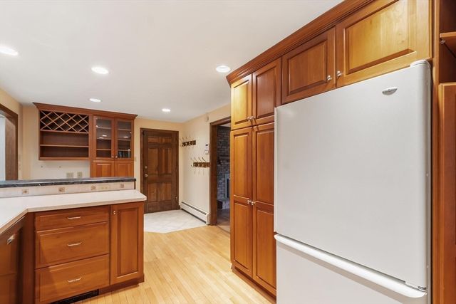 23 Banbury Dr, Westford, MA 01886