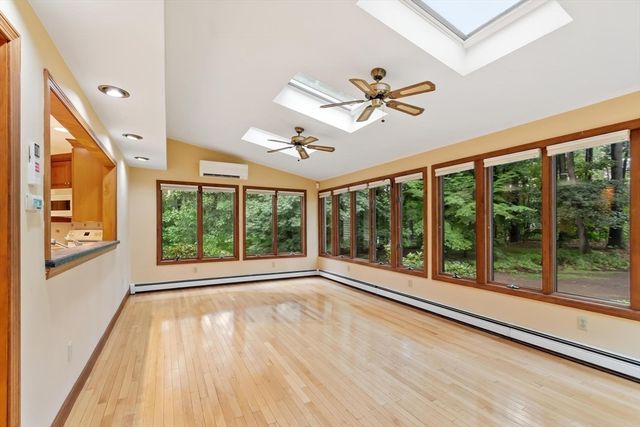 23 Banbury Dr, Westford, MA 01886