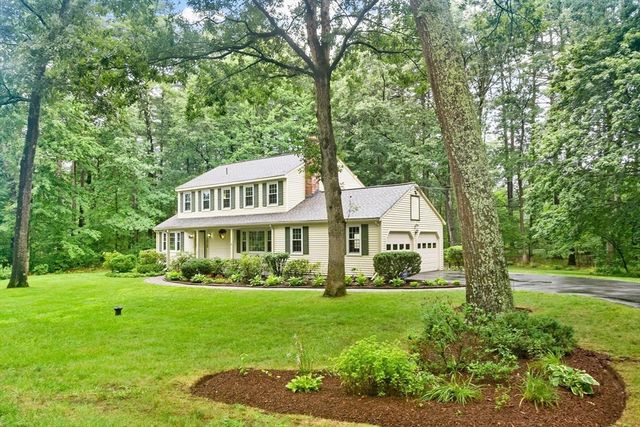 23 Banbury Dr, Westford, MA 01886