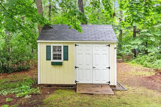 23 Banbury Dr, Westford, MA 01886