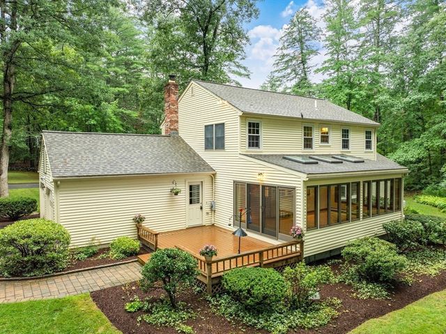 23 Banbury Dr, Westford, MA 01886