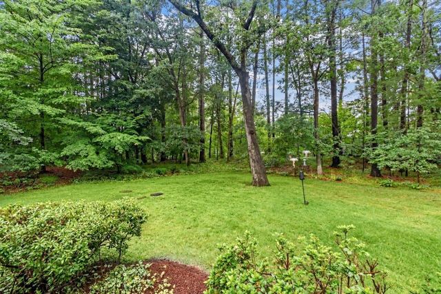 23 Banbury Dr, Westford, MA 01886