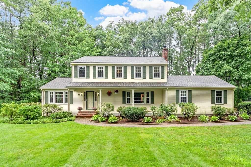 23 Banbury Dr, Westford, MA 01886