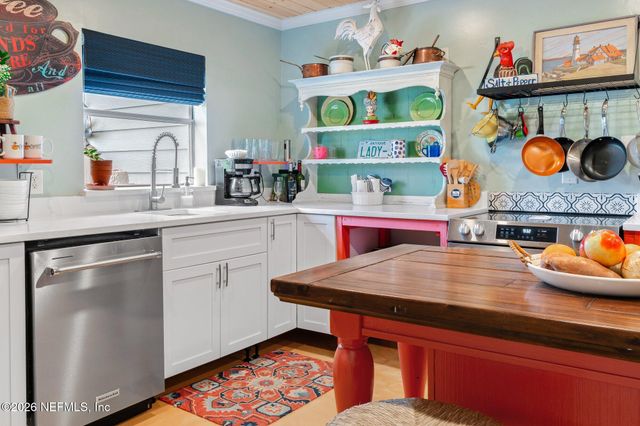 118 LUDWIG Avenue, Crescent City, FL 32112