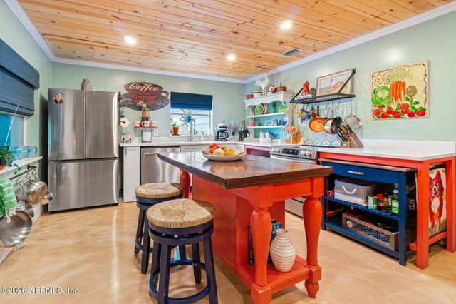 118 LUDWIG Avenue, Crescent City, FL 32112