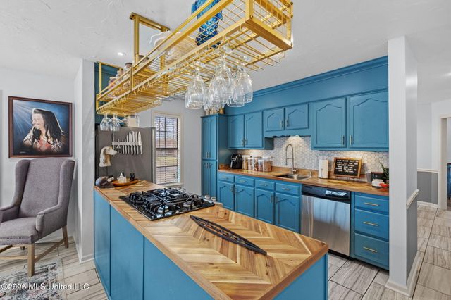 2383 Geneva Drive, Nesbit, MS 38651