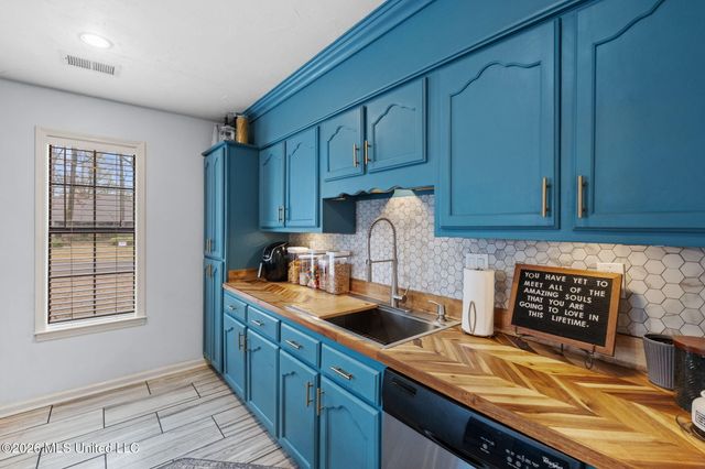 2383 Geneva Drive, Nesbit, MS 38651