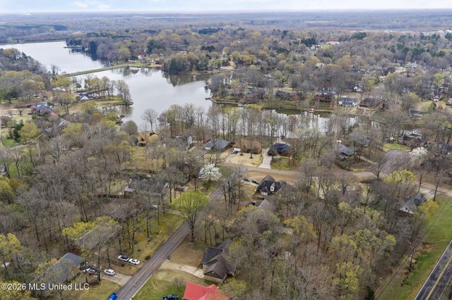 2383 Geneva Drive, Nesbit, MS 38651