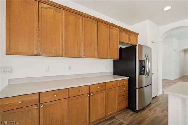 5433 Overlook Valley Street, North Las Vegas, NV 89081