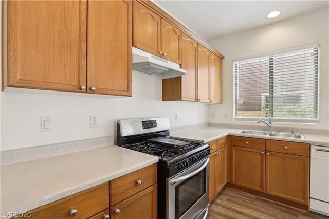 5433 Overlook Valley Street, North Las Vegas, NV 89081