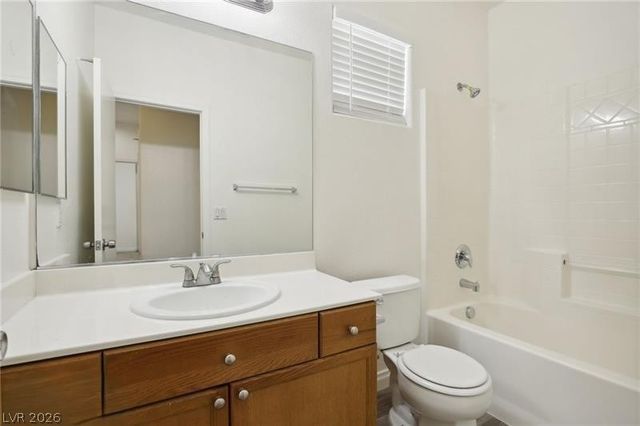 5433 Overlook Valley Street, North Las Vegas, NV 89081