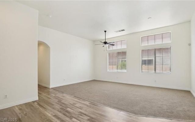 5433 Overlook Valley Street, North Las Vegas, NV 89081