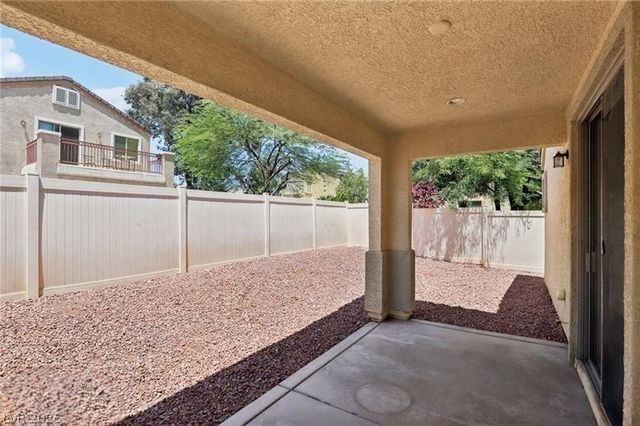 5433 Overlook Valley Street, North Las Vegas, NV 89081