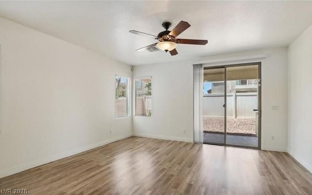 5433 Overlook Valley Street, North Las Vegas, NV 89081