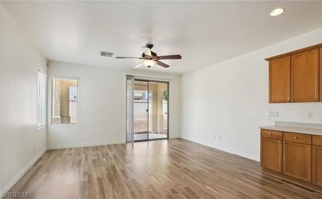 5433 Overlook Valley Street, North Las Vegas, NV 89081