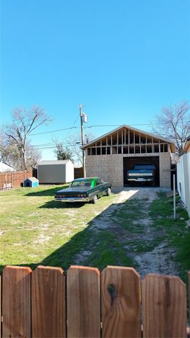 2522 Lincoln Avenue, Fort Worth, TX 76164