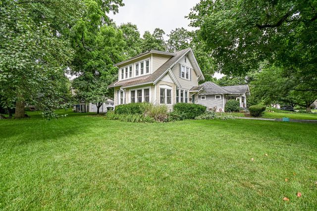 1525 Maple Avenue, Wyoming, OH 45215