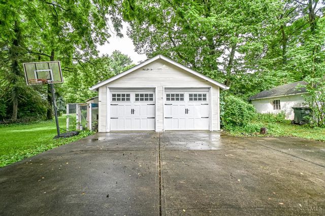 1525 Maple Avenue, Wyoming, OH 45215