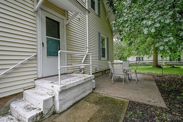1525 Maple Avenue, Wyoming, OH 45215