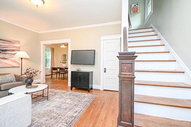 1525 Maple Avenue, Wyoming, OH 45215
