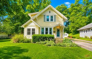 1525 Maple Avenue, Wyoming, OH 45215