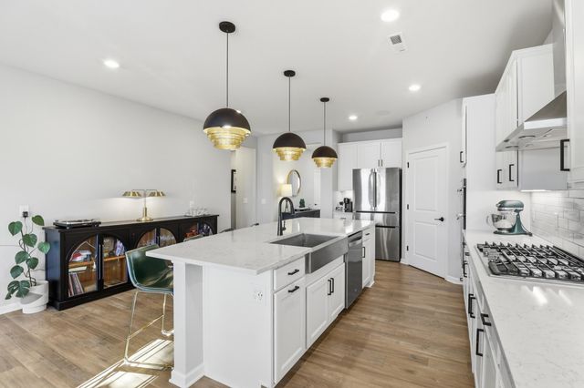 4557 Schilling Way, Woodbury, MN 55129