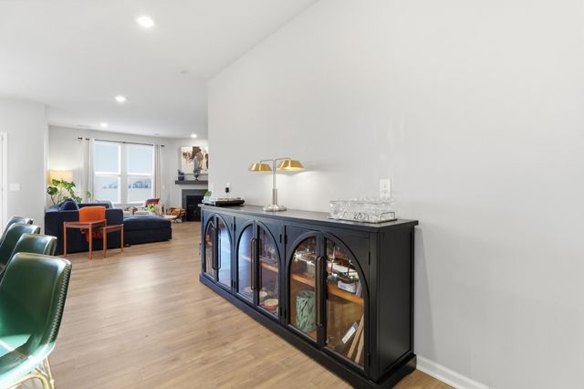 4557 Schilling Way, Woodbury, MN 55129