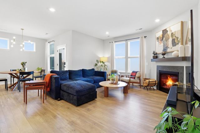 4557 Schilling Way, Woodbury, MN 55129