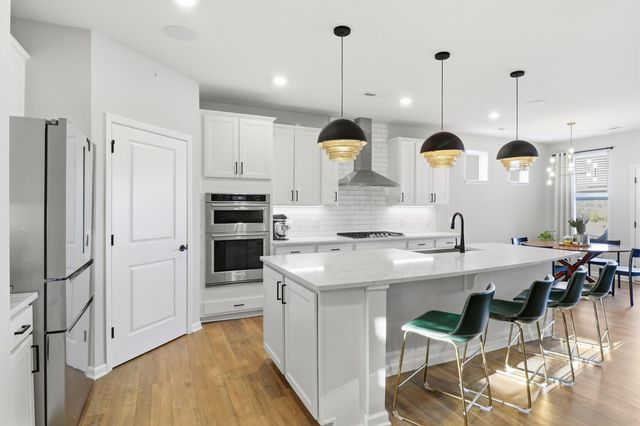 4557 Schilling Way, Woodbury, MN 55129