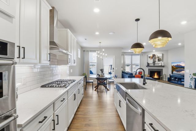 4557 Schilling Way, Woodbury, MN 55129