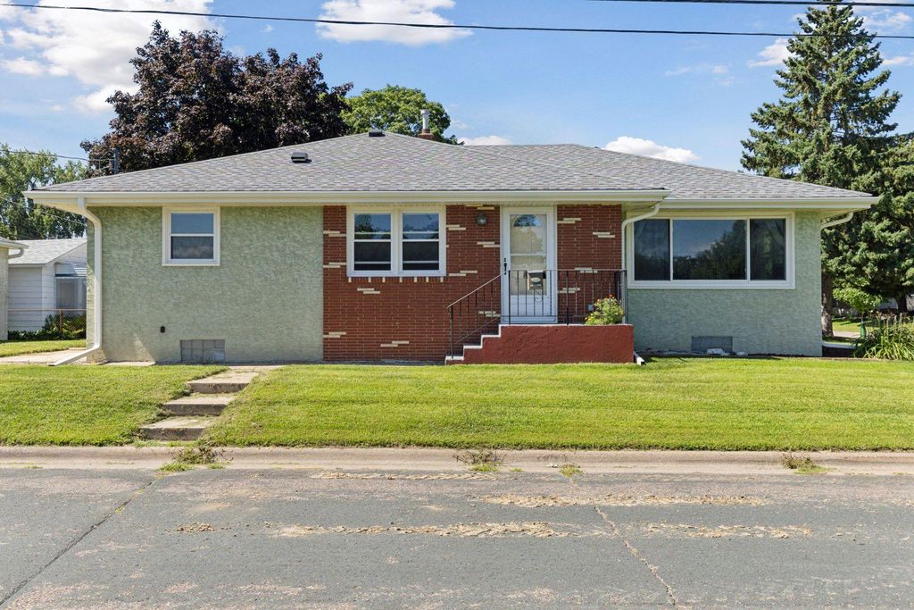 101 Frost Street W, South Saint Paul, MN 55075